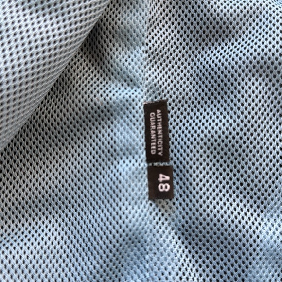 Versace Sports Vest that is Stylish, Comfortable and Luxurious - Picture 12 of 13